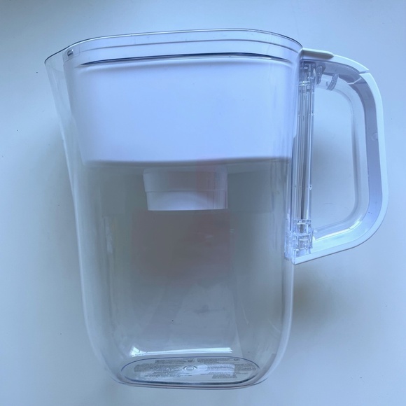 Like New! Brita Metro Water Filter Pitcher | 6 Cup - Picture 3 of 7
